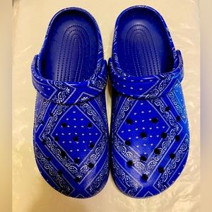 CAPE ROBBIN CROCS BLUE PAISLEY